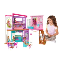 Barbie Casa Di Malibu (106 Cm) Playset Casa Delle Bambole Con 2 Piani, 6 Stanze, Ascensore, Altalena E +30 Accessori, Giocattolo Per Bambini 3+ Anni