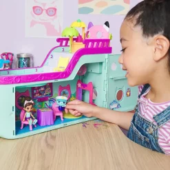 Gabby'S Dollhouse, La Nave Da Crociera Di Gabby, Con 2 Personaggi, Giocattoli A Sorpresa E Accessori Per La Casa Delle Bambole, Giocattoli Per Bambine E Bambini Dai 3 Anni In Su