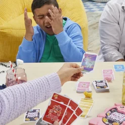 Hasbro Gaming Piggy Piggy, Gioco Di Carte Divertente Per Famiglie, Da 2 A 6 Giocatori, Dai 7 Anni In Su