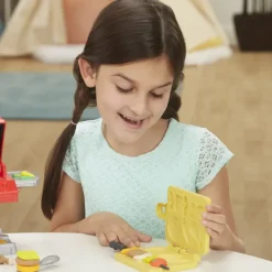 Hasbro Play-Doh Kitchen Creations Barbecue, Per Bambini Dai 3 Anni In Su, Con 6 Colori Atossici