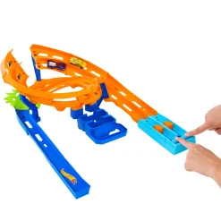 Hot Wheels Pista A Spirale, Playset Con Lanciatori, Salto Nel Vuoto E Zona Di Collisione, Include 2 Macchinine