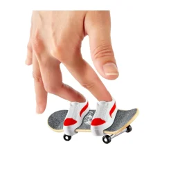Hot Wheels Skate Multi-Pack Assortimento Tony Hawk, Set Con 4 Fingerboard Assemblate E 2 Paia Di Scarpe Da Skate Rimovibili E In Stili Diversi, 5+ Anni, Hgt84