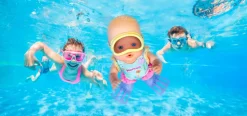 Nenuco Impara Ad Immergersi, Bambola Da 35 Cm Con Corpo Rigido E Costume Da Bagno.Nuotera Per Davvero. Per Bambine/I Da 2 Anni