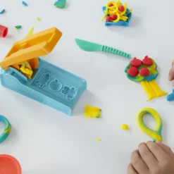 Play-Doh, La Fabbrica Del Divertimento, Playset Di Attivita Manuali, Pasta Modellabile In 3 Colori